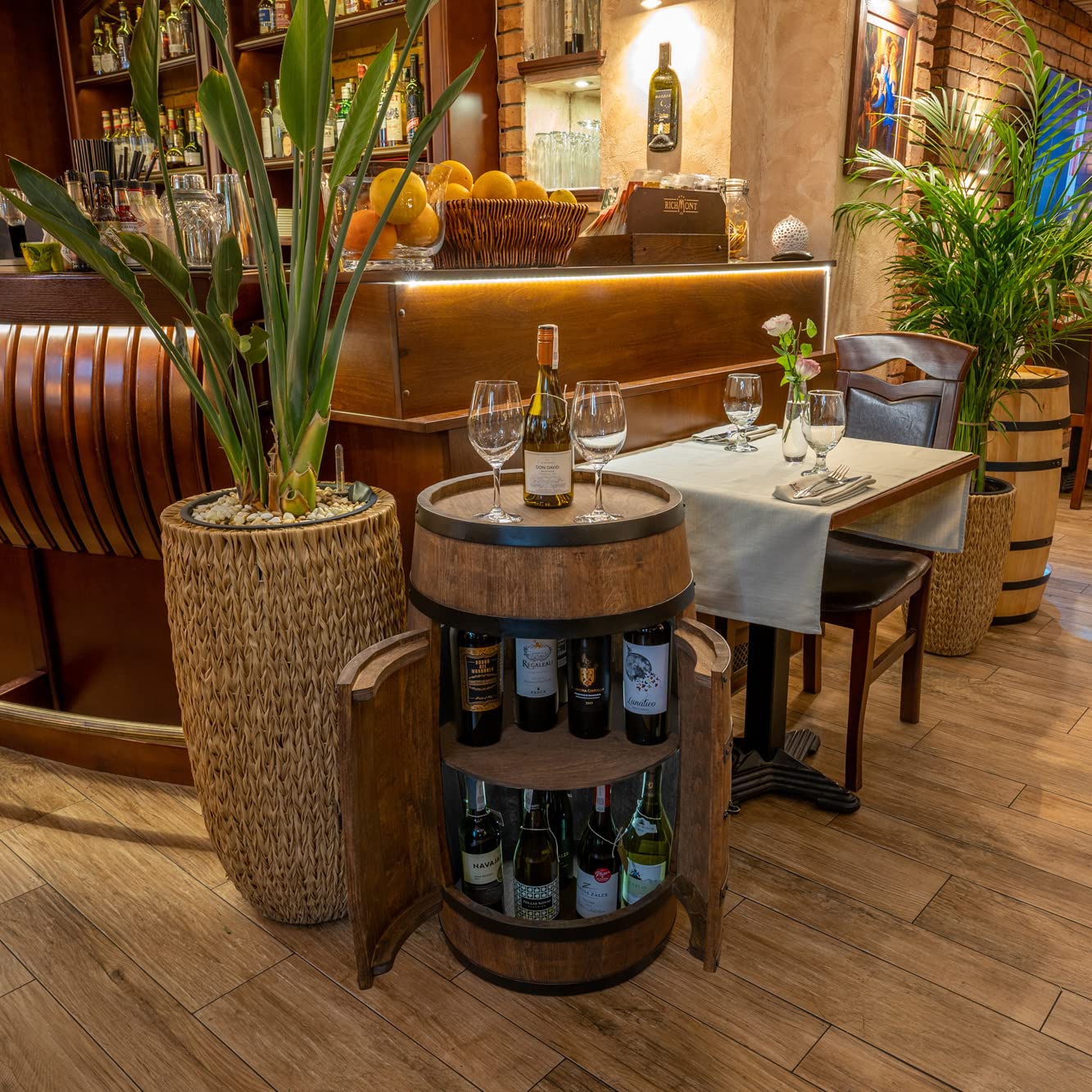 CREATIVE COOPER Weinfass Stehtisch, Fassmöbel & Weinbar aus Holz, mit Tür, Flaschenregal & Wenge-Finish, 80 cm hohe Mini-Bar für stilvolles Ambiente.